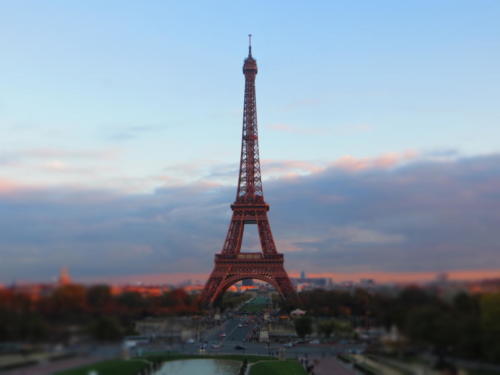 La Torre Eiffel al atardecer, París
