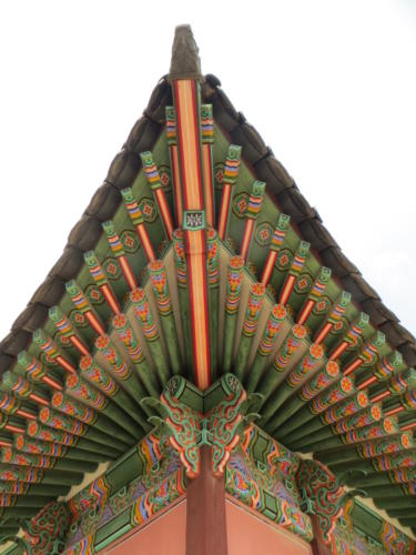 Techo tradicional coreano en el Palacio Changdeokgung, Seúl