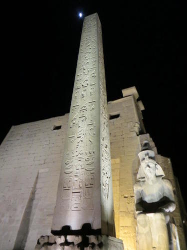 Templo de Luxor de noche