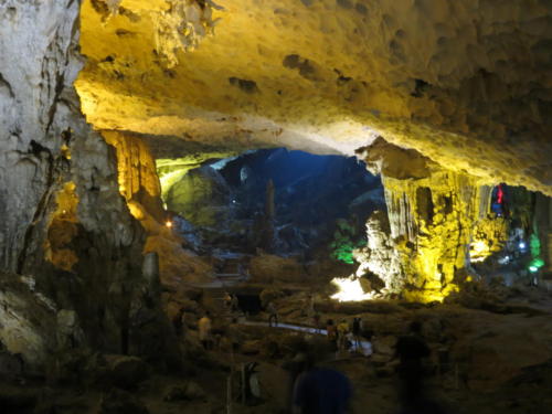 Amazing Cave, Halong Bay
