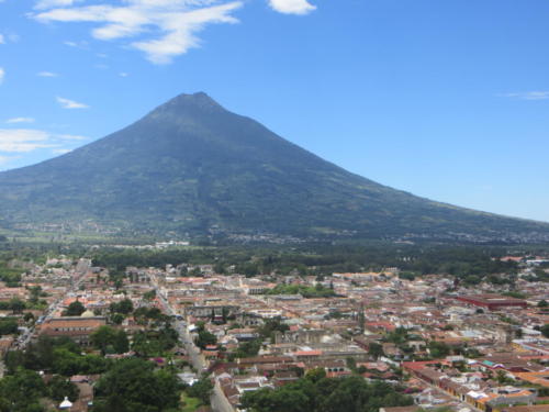 Vista de Antigua desde el Cerro de la Cruz