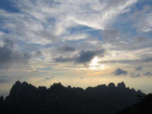 Nubes al atardecer en las Montañas de Huangshan