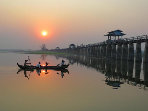 Puente U Bein al atardecer, Mandalay